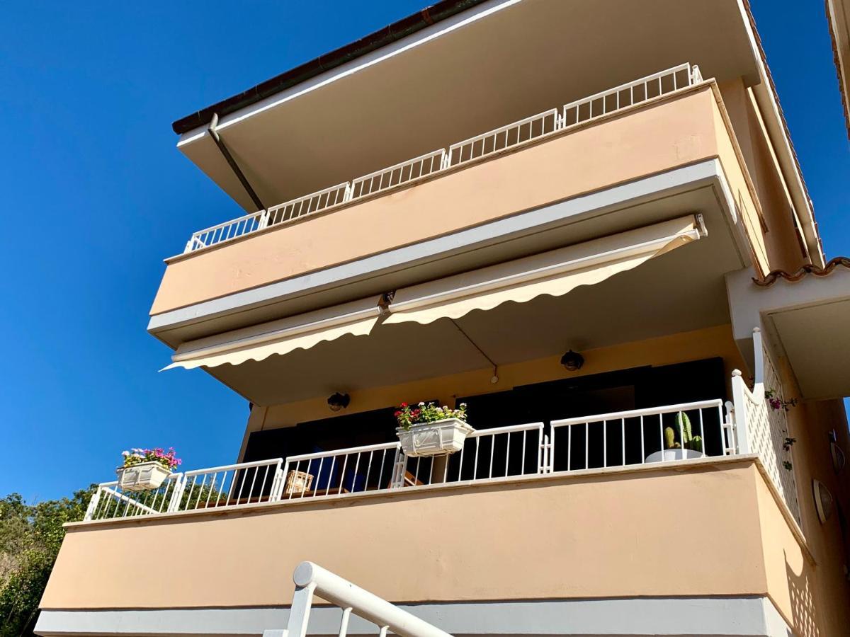 Апартаменты Terrazza 81 Порто Санто Стефано Экстерьер фото